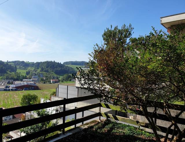 Grosszügiges Terrassenhaus - Ihr Platz an der Sonne — Bild 1 von 9